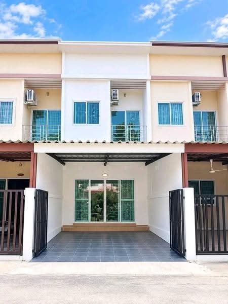 ขายทาวน์โฮมรีโนเวทใหม่ ม.บูรพาแลนด์ หนองยายบู่ ศรีราชา, Chon Buri (Pattaya), Surasak, Si Racha, Chon Buri (Pattaya), 2 Bedrooms, 75 sqm, Townhouse For Sale, by Dusit Saengfa, 500671692 - DDproperty.com
