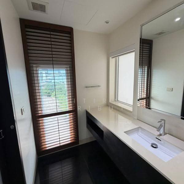 4 BR townhouse, Bangkok, Thung Maha Mek, Sathon, Bangkok, 4 Bedrooms, 300 sqm, Townhouse For Sale, by Thitirat Paribut, 500672165 - DDproperty.com