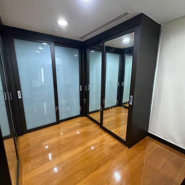 4 BR townhouse, Bangkok, Thung Maha Mek, Sathon, Bangkok, 4 Bedrooms, 300 sqm, Townhouse For Sale, by Thitirat Paribut, 500672165 - DDproperty.com