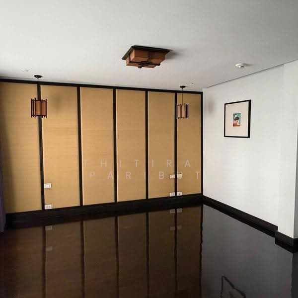 4 BR townhouse, Bangkok, Thung Maha Mek, Sathon, Bangkok, 4 Bedrooms, 300 sqm, Townhouse For Sale, by Thitirat Paribut, 500672165 - DDproperty.com