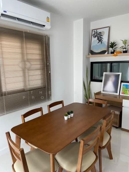 หมู่บ้านเอ็มวิลเลจ บึงไร่1-ศรีราชา (M Village Buengrai1-Sriracha) ชลบุรี, Chon Buri (Pattaya), Bueng, Si Racha, Chon Buri (Pattaya), 3 Bedrooms, 150 sqm, Semi-Detached House (Twin House) For Sale, by The Best Property นุ่น, 500673922 - DDproperty.com