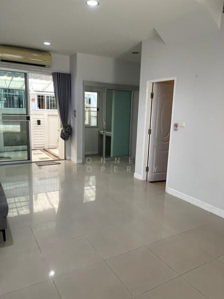 Baan Klang Muang Swiss Town Kaset-Nawamin, Bangkok, Soi Moobaan Klang Mueng, Chorake Bua, Lat Phrao, Bangkok, 3 Bedrooms, 175 sqm, Townhouse For Sale, by Connex Property, 500675482 - DDproperty.com