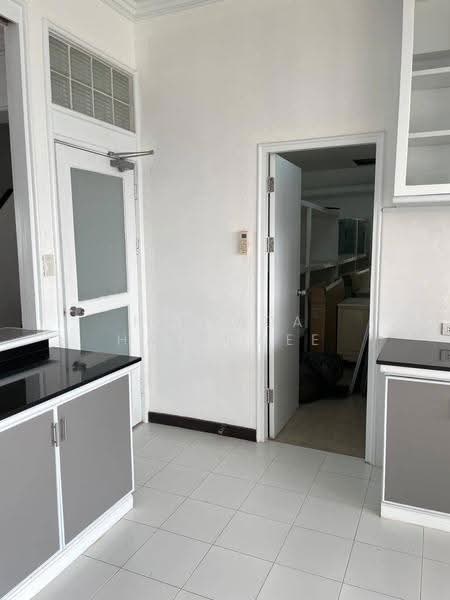 KC Court, Bangkok, 28 Soi Thonglor 13, Khlong Tan Nua, Watthana, Bangkok, 3 Bedrooms, 350 sqm, Apartment For Rent, by Pinyada Hantewee, 500679231 - DDproperty.com
