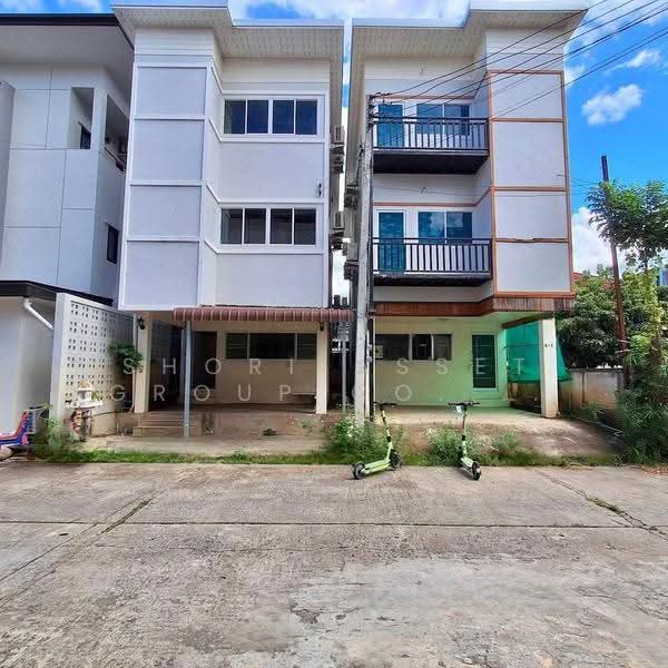 Commercial building in front of Montfort Secondary School, Chiang Mai, Tha Sa La, Muang Chiang Mai, Chiang Mai, , 540 sqm, Shophouse For Sale, by Shori Asset Group Co., Ltd., 500681712 - DDproperty.com