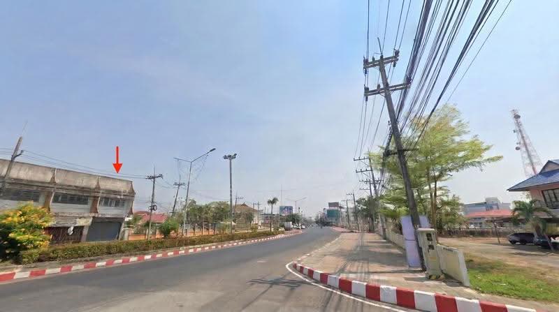 บริเวณรอบข้างตึกอาคารพาณิชย์