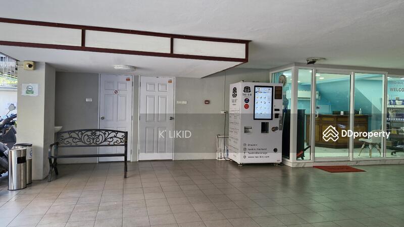 มุมพักผ่อน ใต้อาคารลานจอดรถ