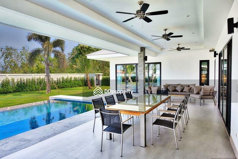 Fully covered / shaded patio