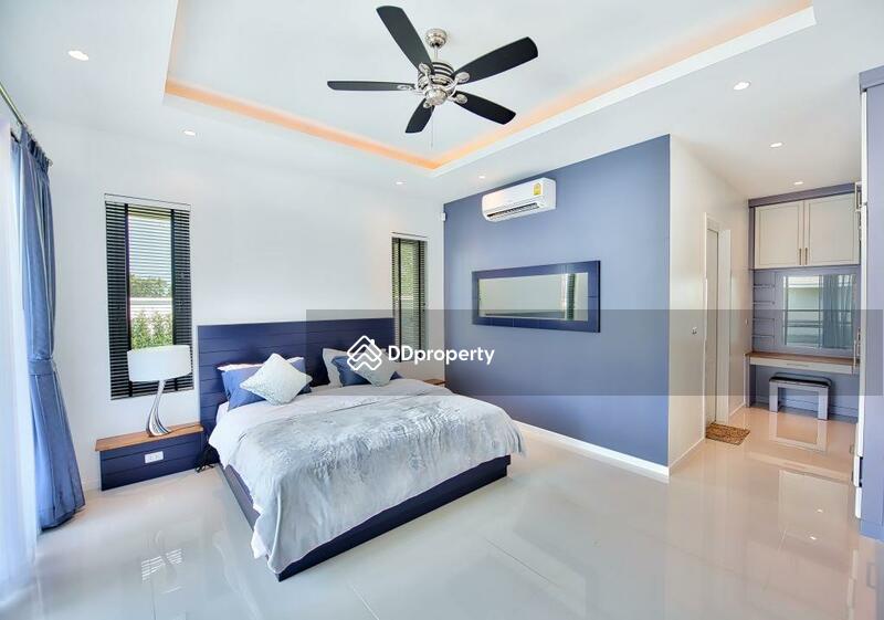Spacious master bedroom