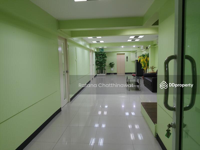 Office Building Ratchadapisek road, Bangkok, รัชดาภิเษก, Samsen Nok, Huai Khwang, Bangkok, , 1,620 sqm, Shophouse For Rent, by Ratana Chatthinawat, 5352572 - DDproperty.com