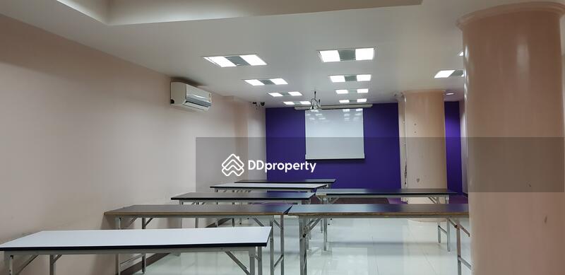 Office Building Ratchadapisek road, Bangkok, รัชดาภิเษก, Samsen Nok, Huai Khwang, Bangkok, , 1,620 sqm, Shophouse For Rent, by Ratana Chatthinawat, 5352572 - DDproperty.com