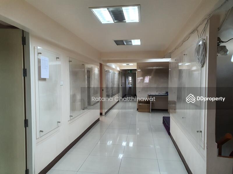 Office Building Ratchadapisek road, Bangkok, รัชดาภิเษก, Samsen Nok, Huai Khwang, Bangkok, , 1,620 sqm, Shophouse For Rent, by Ratana Chatthinawat, 5352572 - DDproperty.com