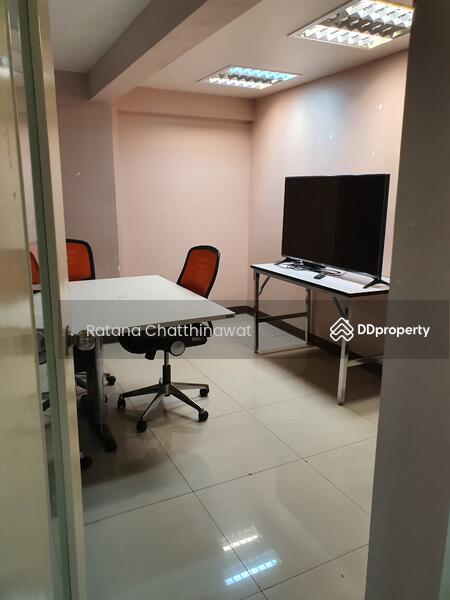 Office Building Ratchadapisek road, Bangkok, รัชดาภิเษก, Samsen Nok, Huai Khwang, Bangkok, , 1,620 sqm, Shophouse For Rent, by Ratana Chatthinawat, 5352572 - DDproperty.com