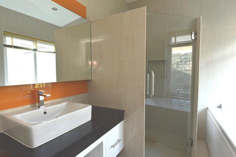 Ensuite master bathroom
