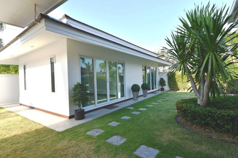 Guesthouse with 2 bedrooms/bathrooms