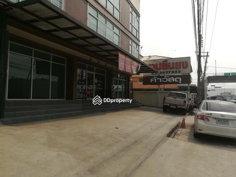 ขาย - -ขายอาคารพาณิชย์ 3 ชั้น 3 ห้องติดกัน ห้องกว้าง 5 เมตร ลึก 12 เมตร, กรุงเทพ