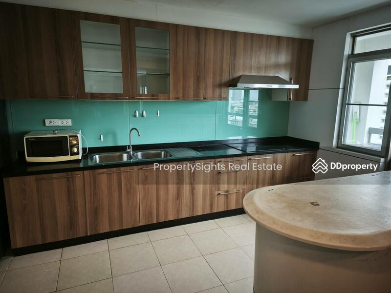 Royal Castle Sukhumvit, Bangkok, 30 Soi Sukhumvit 39, Khlongtoei Nua, Watthana, Bangkok, 3 Bedrooms, 160 sqm, Condo For Rent, by PROPERTYSIGHTS REAL ESTATE, 5834141 - DDproperty.com