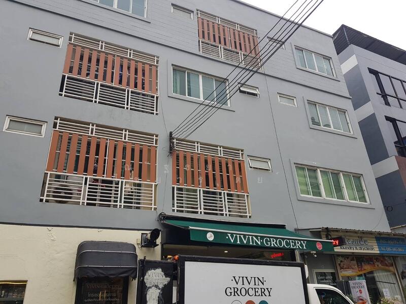 ขายอาคารสูง 4 ชั้นติดซอยสุขุมวิท 19 เนื้อที่ 71 ตรว.พื้นที่ใช้สอย 800 ตรม.เหมาะทำสำนักงานโชว์รูม, กรุงเทพ, สุขุมวิท, คลองเตยเหนือ, วัฒนา, กรุงเทพ, 800 ตร.ม., ตึกแถว-อาคารพาณิชย์ ขาย, โดย ณัฐธยาน์ ไชยวรุตย์, 5857727 - DDproperty.com