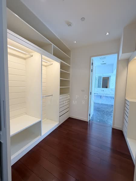 Le Raffine Sukhumvit 39, Bangkok, Soi Sukhumvit 39, Khlong Tan Nua, Watthana, Bangkok, 3 Bedrooms, 401 sqm, Condo For Sale, by Krissaporn Pratumrat, 60000370 - DDproperty.com