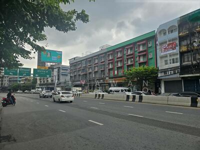 ขาย - อาคารพาณิชย์ดินแดงใกล้เซ็นทรัลพระราม 9 พื้นที่ 40 ตารางวา, กรุงเทพ