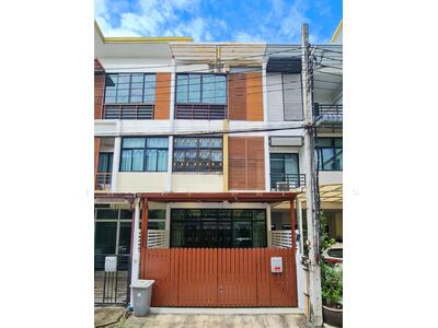 ขาย - Sixnature Watcharapol : ซิกเนเจอร์ วัชรพล, กรุงเทพ