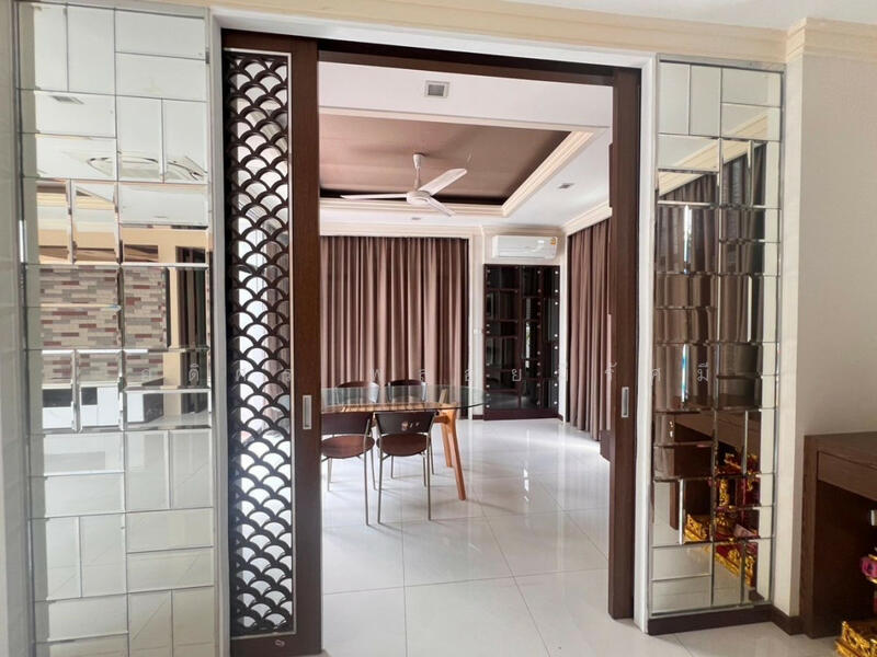 Urban Residence : เออร์เบิร์น เรสซิเดนซ์, กรุงเทพ, New Petchaburi Road, Bang Kapi, Huai Khwang, Bangkok, บางกะปิ, ห้วยขวาง, กรุงเทพ, 550 ตร.ม., คอนโด ให้เช่า, โดย อดิศร พลอยมีรัศมี, 60002216 - DDproperty.com