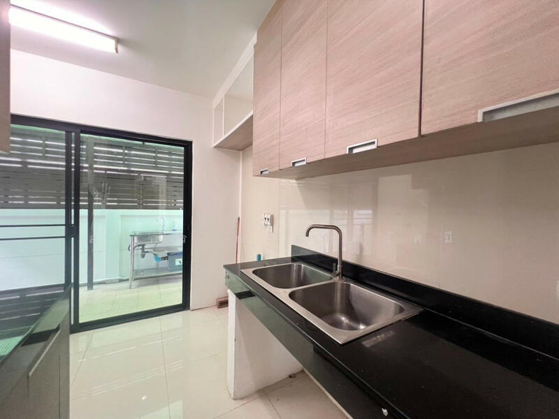 Urban Residence : เออร์เบิร์น เรสซิเดนซ์, กรุงเทพ, New Petchaburi Road, Bang Kapi, Huai Khwang, Bangkok, บางกะปิ, ห้วยขวาง, กรุงเทพ, 550 ตร.ม., คอนโด ให้เช่า, โดย อดิศร พลอยมีรัศมี, 60002216 - DDproperty.com