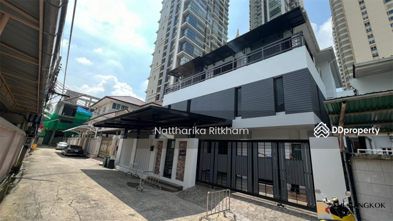 For Rent - Rare luxury! 5bed detached house on sukhumvit 26 near bts phrom phong, Bangkok