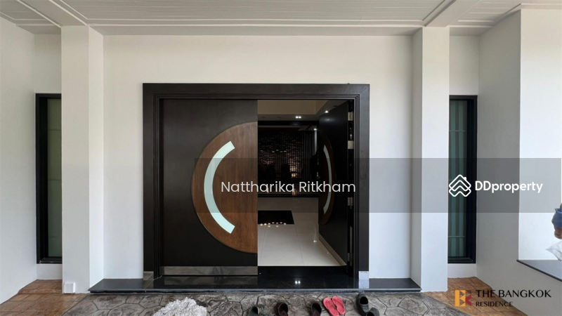 For Rent - Rare luxury! 5bed detached house on sukhumvit 26 near bts phrom phong, Bangkok