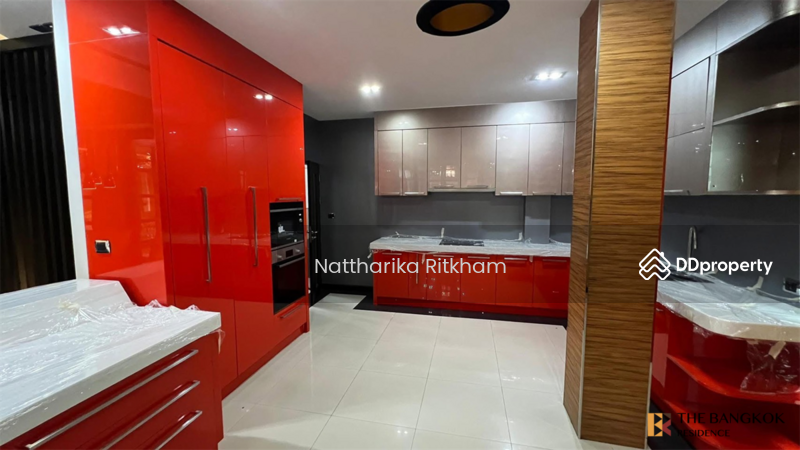 For Rent - Rare luxury! 5bed detached house on sukhumvit 26 near bts phrom phong, Bangkok