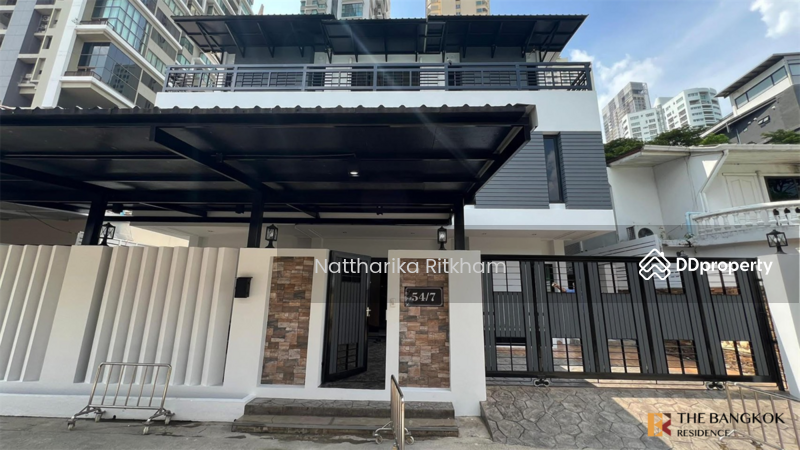 For Rent - Rare luxury! 5bed detached house on sukhumvit 26 near bts phrom phong, Bangkok