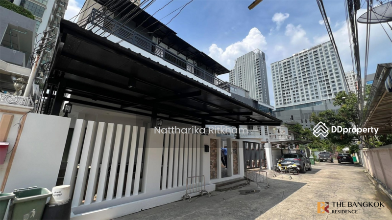 For Rent - Rare luxury! 5bed detached house on sukhumvit 26 near bts phrom phong, Bangkok