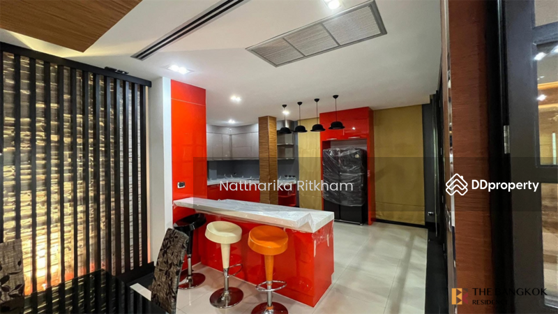 For Rent - Rare luxury! 5bed detached house on sukhumvit 26 near bts phrom phong, Bangkok