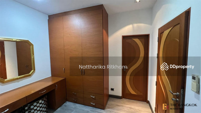 For Rent - Rare luxury! 5bed detached house on sukhumvit 26 near bts phrom phong, Bangkok