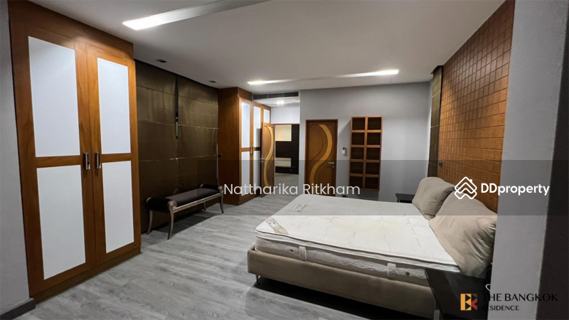 For Rent - Rare luxury! 5bed detached house on sukhumvit 26 near bts phrom phong, Bangkok