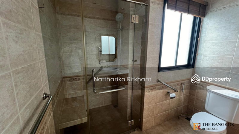 For Rent - Rare luxury! 5bed detached house on sukhumvit 26 near bts phrom phong, Bangkok