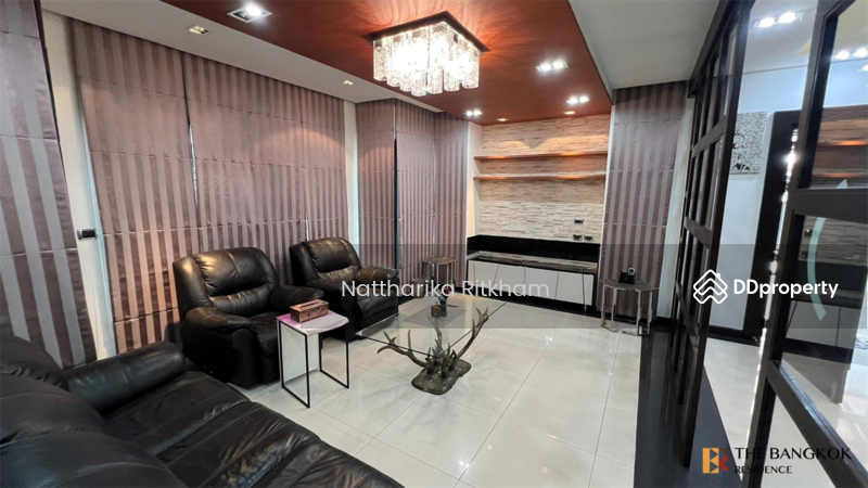 For Rent - Rare luxury! 5bed detached house on sukhumvit 26 near bts phrom phong, Bangkok
