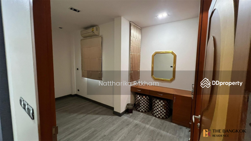 For Rent - Rare luxury! 5bed detached house on sukhumvit 26 near bts phrom phong, Bangkok