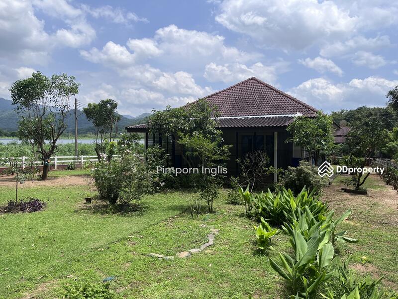 Mature Garden with great views