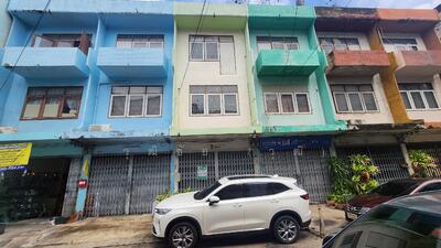 ขาย - ขายตึกแถว 3 ชั้น จอดรถได้ ขนาด 16 ตร.ว. อยู่ในซอยอินทามระ 57 ห้วยขวาง กรุงเทพ, กรุงเทพ