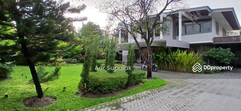 For Rent - Detached 4 bedroom House with large garden and pool for rent, Bangkok