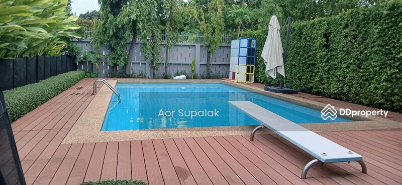 For Rent - Detached 4 bedroom House with large garden and pool for rent, Bangkok