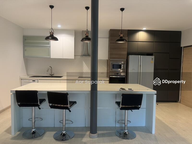 For Rent - Detached 4 bedroom House with large garden and pool for rent, Bangkok