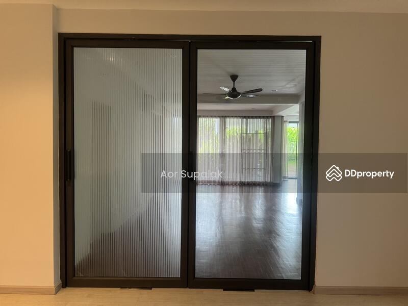 For Rent - Detached 4 bedroom House with large garden and pool for rent, Bangkok