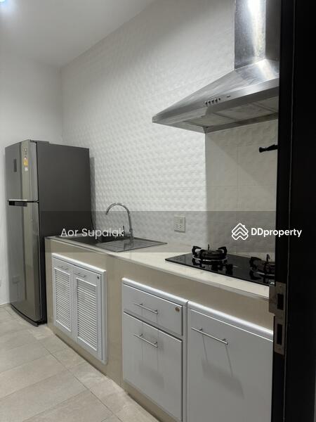 For Rent - Detached 4 bedroom House with large garden and pool for rent, Bangkok