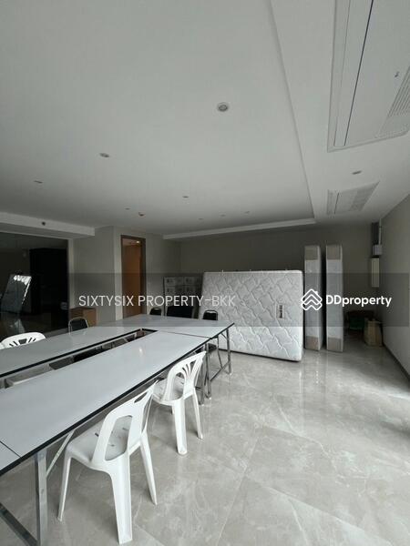 For Rent - Commercial Shop In Prompong, Bangkok