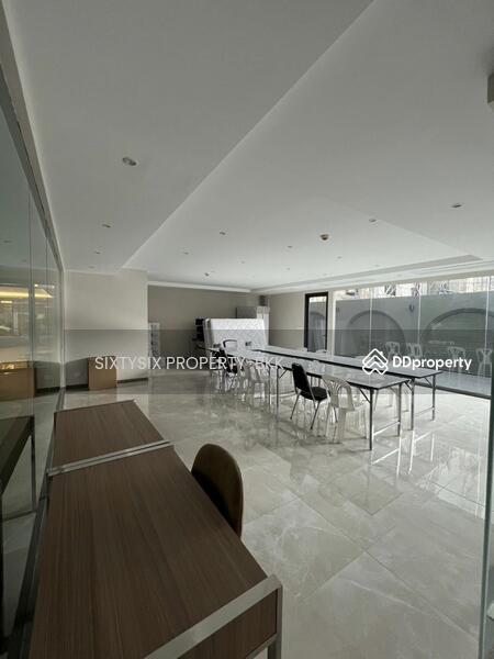 For Rent - Commercial Shop In Prompong, Bangkok