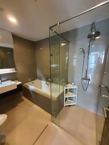 15 Sukhumvit Residences, Bangkok, Soi Sukhumvit 15, Khlongtoei Nua, Watthana, Bangkok, 2 Bedrooms, 68 sqm, Condo For Rent, by Agentbkk, 60008015 - DDproperty.com