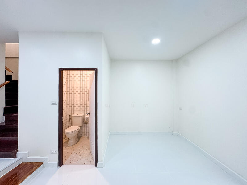 หมู่บ้าน 84 แมนชั่น : Baan 84 Mansion, กรุงเทพ, วังทองหลาง, วังทองหลาง, กรุงเทพ, 100 ตร.ม., ทาวน์เฮ้าส์ ขาย, โดย ณัฐยา ศิริฐานนท์, 60008432 - DDproperty.com