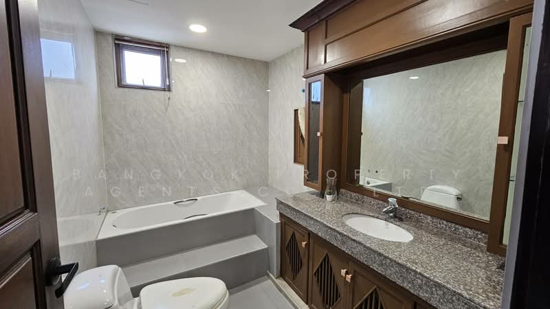 Charan Tower Residences by Aspira, Bangkok, 19 Soi Sukhumvit 43, Khlong Tan Nua, Watthana, Bangkok, 4 Bedrooms, 320 sqm, Apartment For Rent, by BANGKOK PROPERTY AGENTS CO., LTD., 60008736 - DDproperty.com