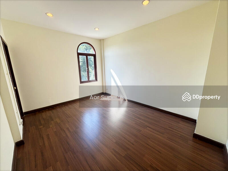 ขาย - Venice Di Iris Watcharapon : เวนิส ดิ ไอริส วัชรพล, กรุงเทพ